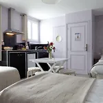 Sofia Paris