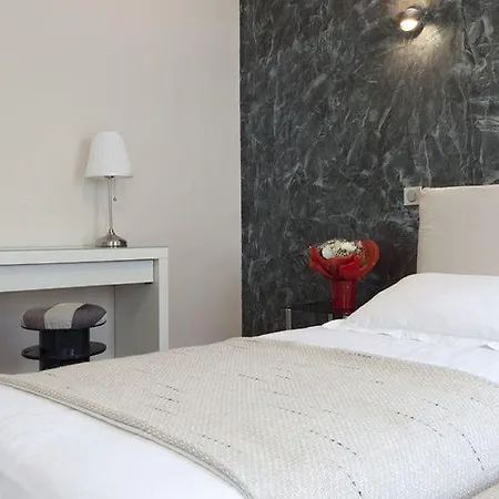 Sofia 2* Παρίσι