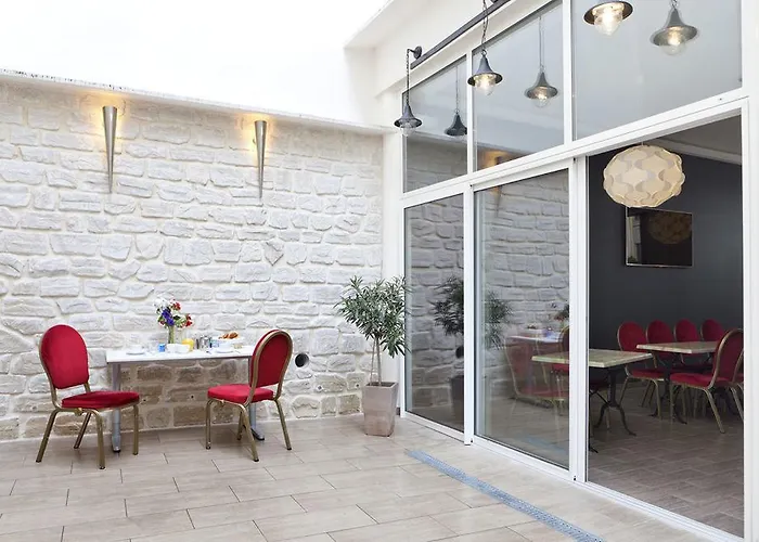 ソフィア ホテル 2*