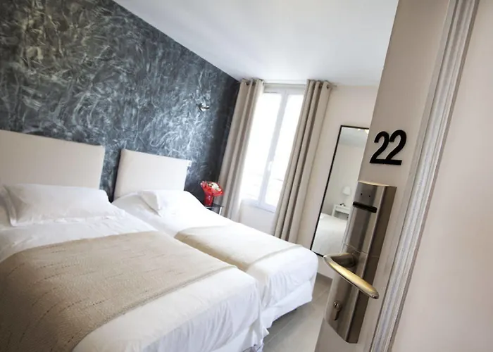 ソフィア 2* パリ