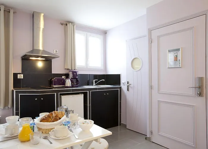 ソフィア 2* パリ