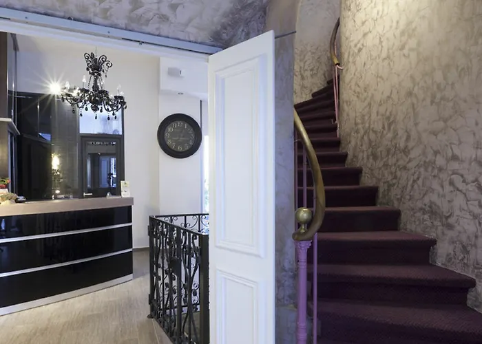 ソフィア 2* パリ